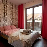 Bright 4 Bedroom House With Living And Work Place *