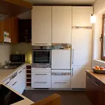 Bright 4 Bedroom House With Living And Work Place ורשה