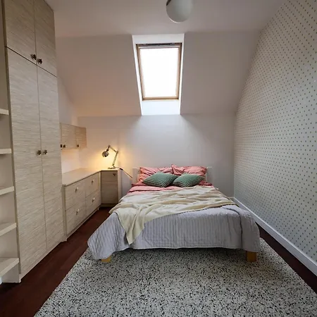 Prázdninový dům Bright 4 Bedroom House With Living And Work Place Varšava