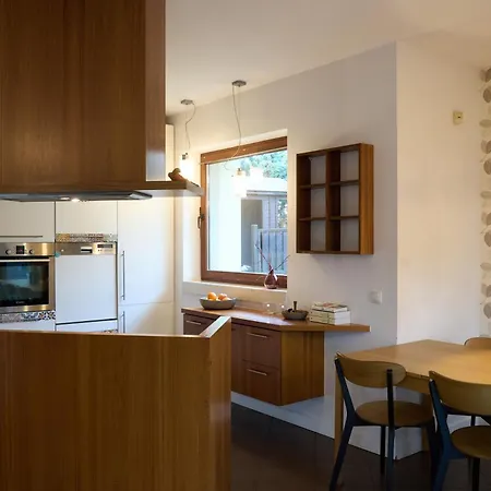 Bright 4 Bedroom House With Living And Work Place Prázdninový dům *