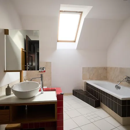 Bright 4 Bedroom House With Living Room, Work Place & Garden Warsaw * ורשה
