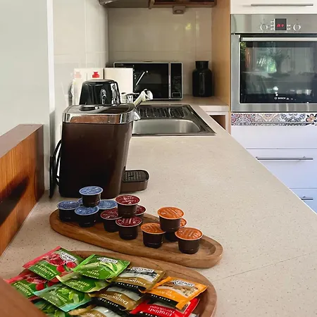 Bright 4 Bedroom House With Living Room, Work Place & Garden Warsaw בית נופש *