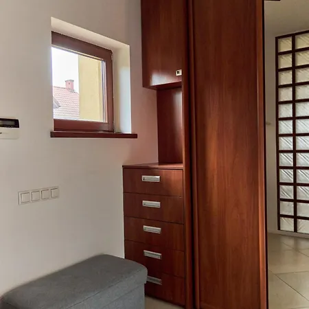 Prázdninový dům Bright 4 Bedroom House With Living And Work Place *