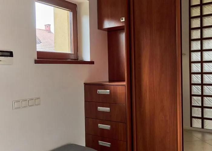 Prázdninový dům Bright 4 Bedroom House With Living And Work Place *