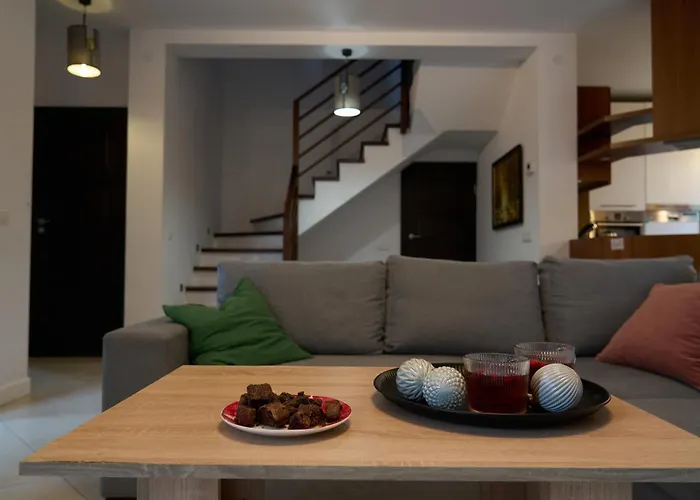 Prázdninový dům Bright 4 Bedroom House With Living And Work Place